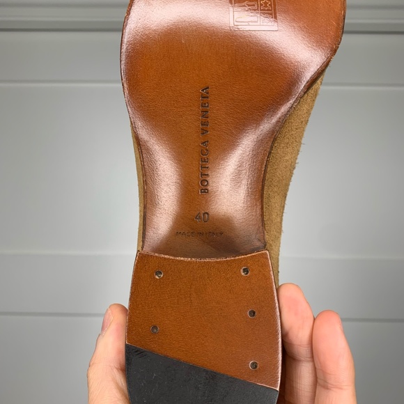 Bottega Veneta Suede Beige Chelsea Boots - Picture 2 of 7